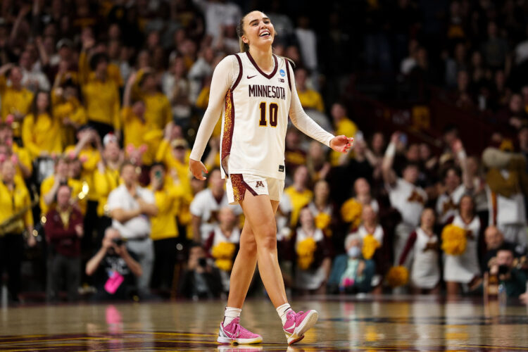 Minnesota sidesteps March Madness upset, surges past Green Bay